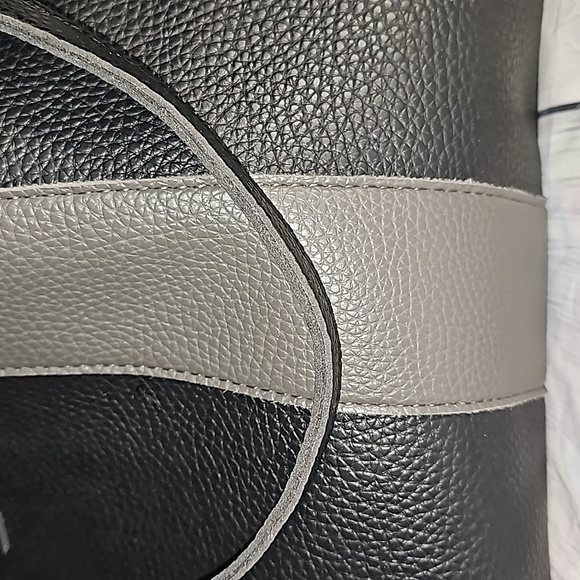 Vince Camuto Luck Tote in Black/Gray Vegan Pebbled Nordstrom Anniversary VGUC - Picture 6 of 16